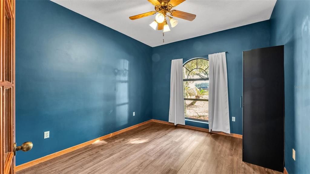 En Venta: $650,000 (4 camas, 2 baños, 2309 Pies cuadrados)