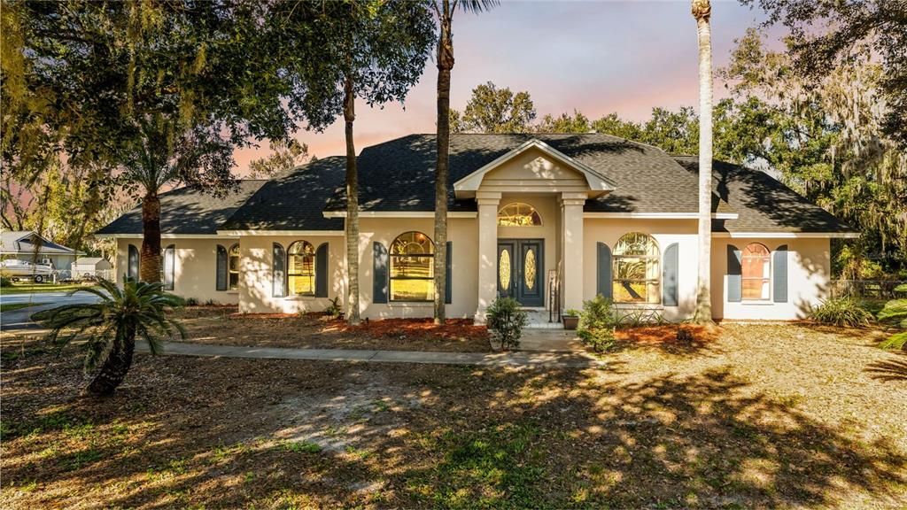 En Venta: $650,000 (4 camas, 2 baños, 2309 Pies cuadrados)