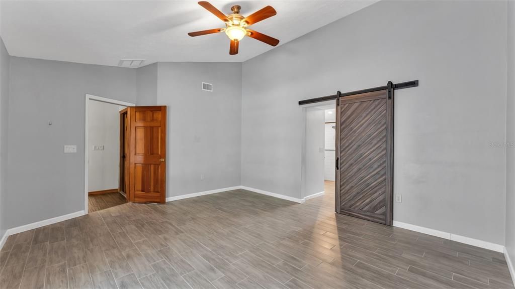 En Venta: $650,000 (4 camas, 2 baños, 2309 Pies cuadrados)