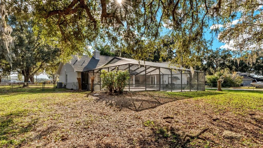 En Venta: $650,000 (4 camas, 2 baños, 2309 Pies cuadrados)