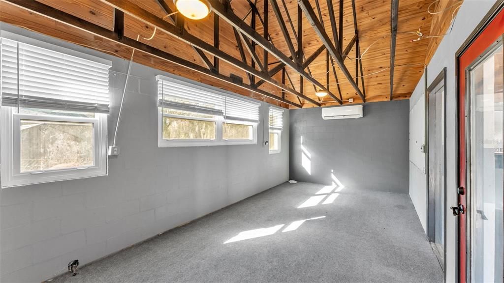 En Venta: $650,000 (4 camas, 2 baños, 2309 Pies cuadrados)