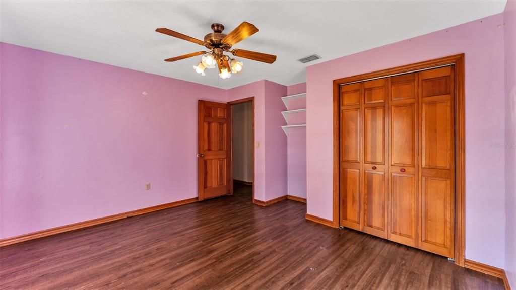 En Venta: $650,000 (4 camas, 2 baños, 2309 Pies cuadrados)