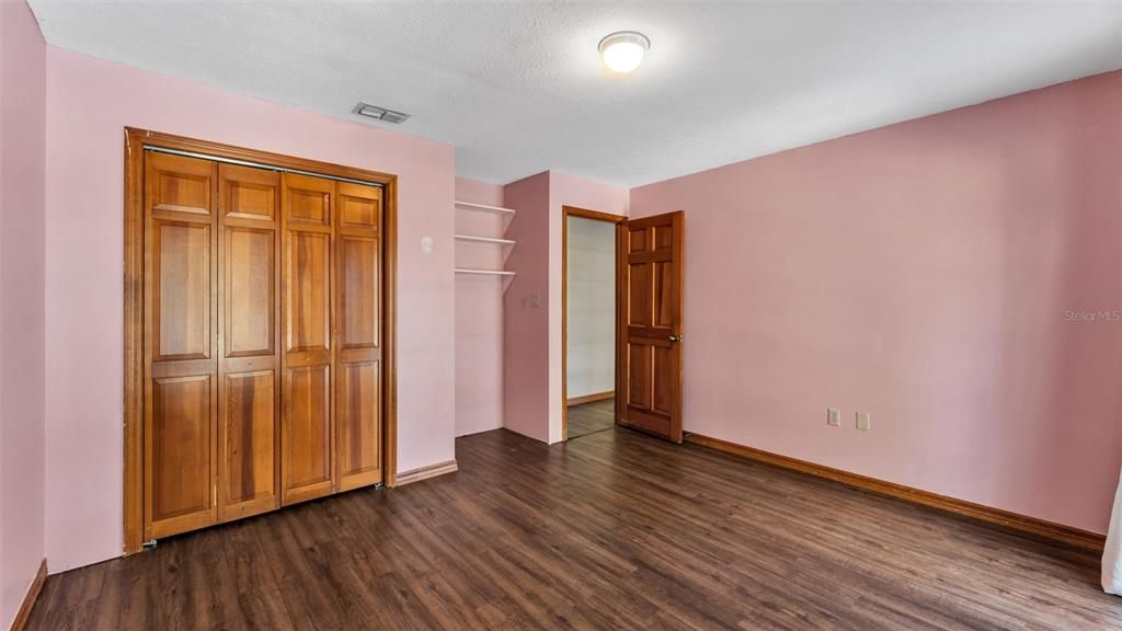 En Venta: $650,000 (4 camas, 2 baños, 2309 Pies cuadrados)