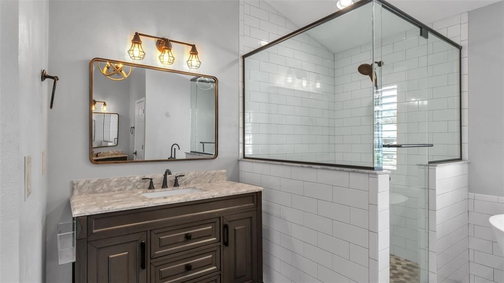 En Venta: $650,000 (4 camas, 2 baños, 2309 Pies cuadrados)