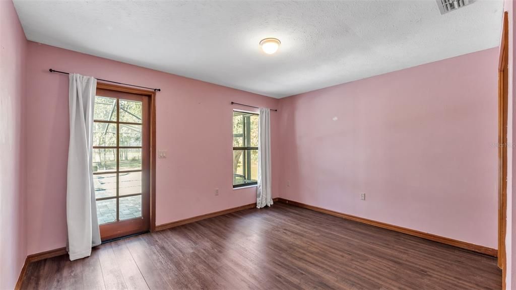 En Venta: $650,000 (4 camas, 2 baños, 2309 Pies cuadrados)