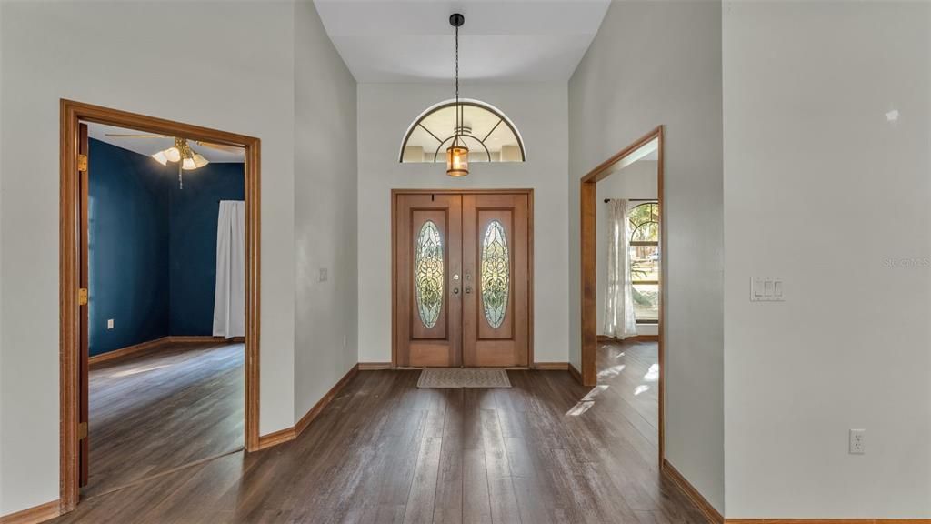 En Venta: $650,000 (4 camas, 2 baños, 2309 Pies cuadrados)