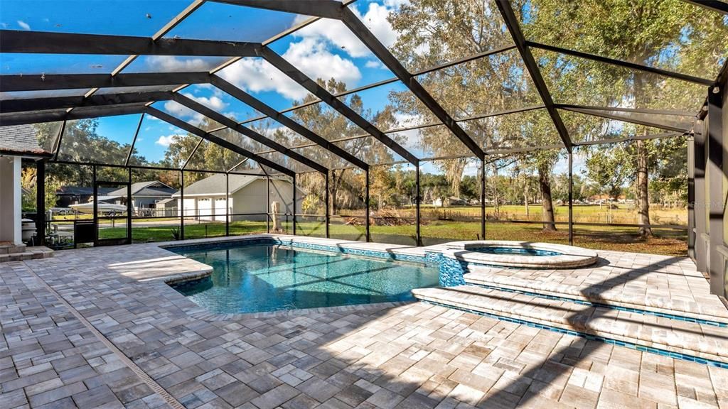 En Venta: $650,000 (4 camas, 2 baños, 2309 Pies cuadrados)