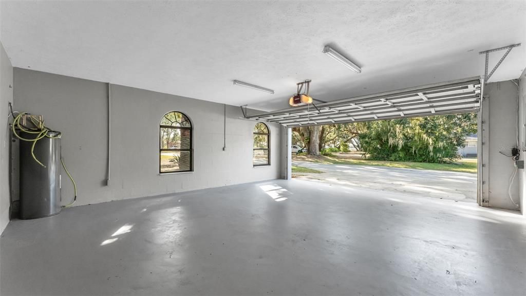 En Venta: $650,000 (4 camas, 2 baños, 2309 Pies cuadrados)