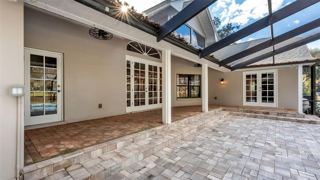 En Venta: $650,000 (4 camas, 2 baños, 2309 Pies cuadrados)