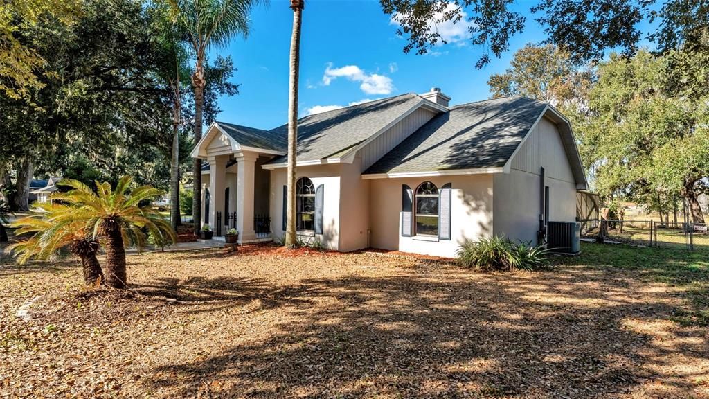 En Venta: $650,000 (4 camas, 2 baños, 2309 Pies cuadrados)