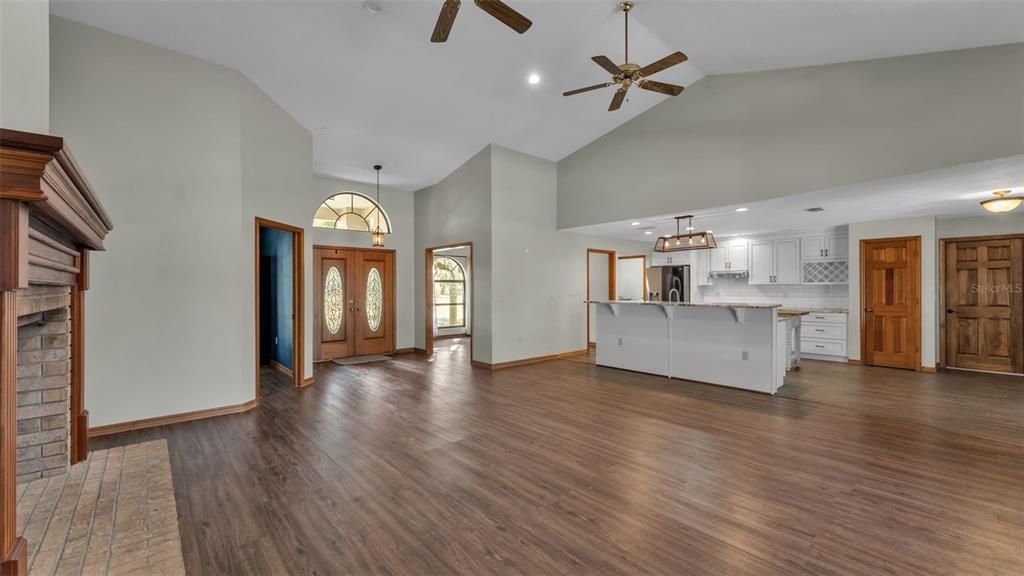 En Venta: $650,000 (4 camas, 2 baños, 2309 Pies cuadrados)