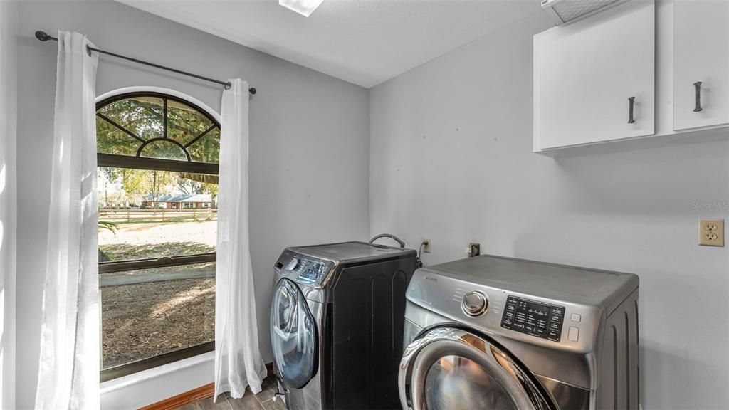 En Venta: $650,000 (4 camas, 2 baños, 2309 Pies cuadrados)