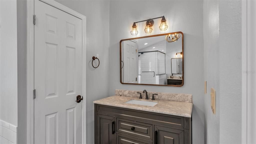 En Venta: $650,000 (4 camas, 2 baños, 2309 Pies cuadrados)