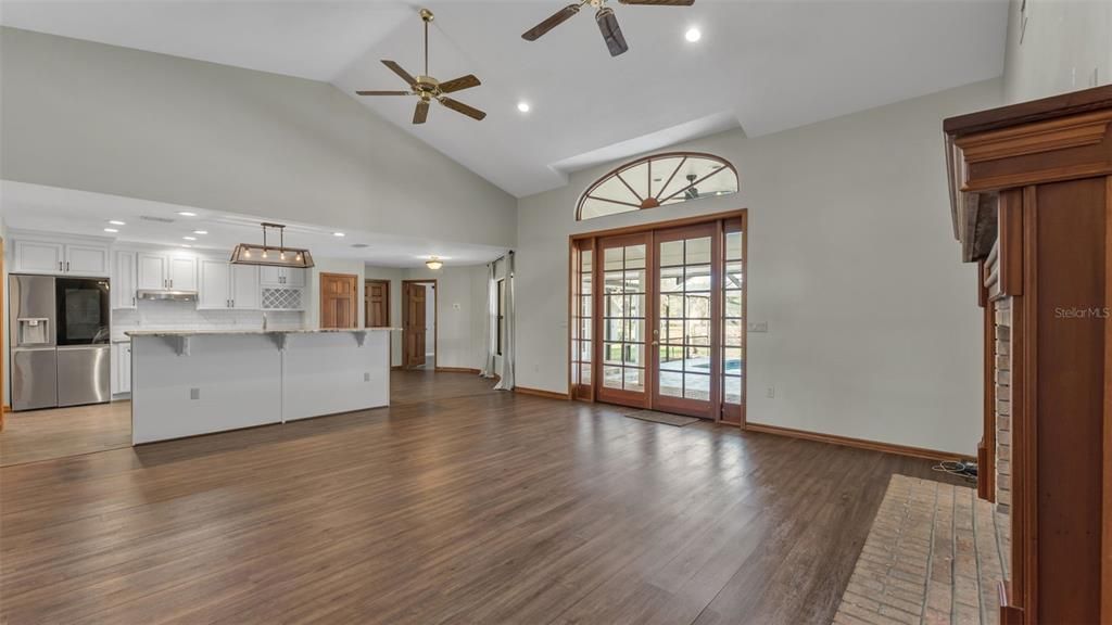 En Venta: $650,000 (4 camas, 2 baños, 2309 Pies cuadrados)