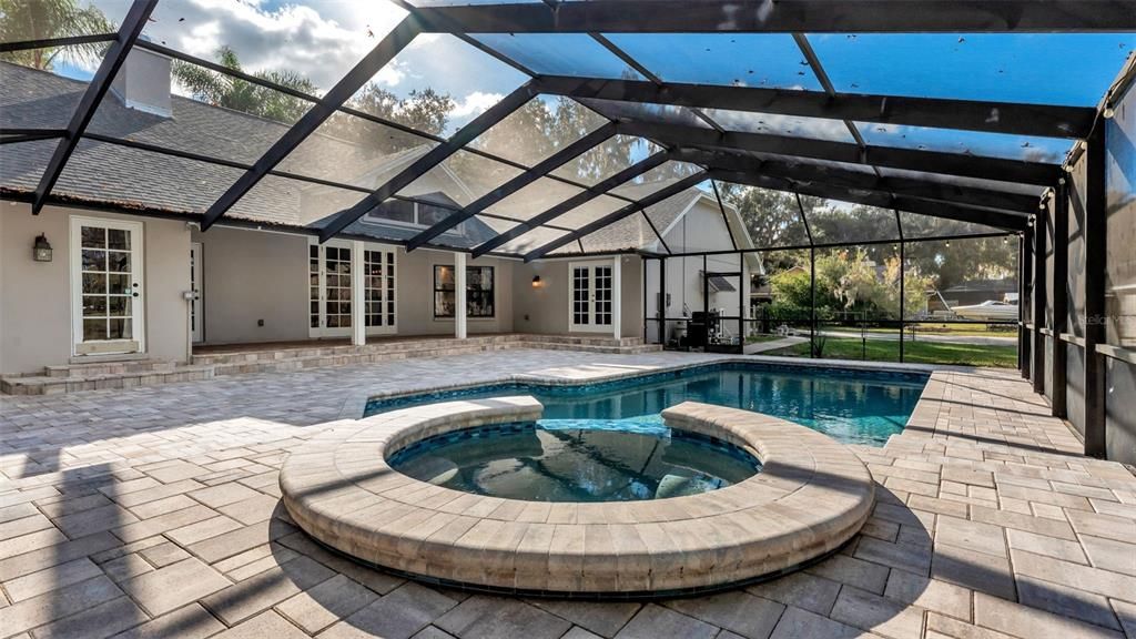 En Venta: $650,000 (4 camas, 2 baños, 2309 Pies cuadrados)