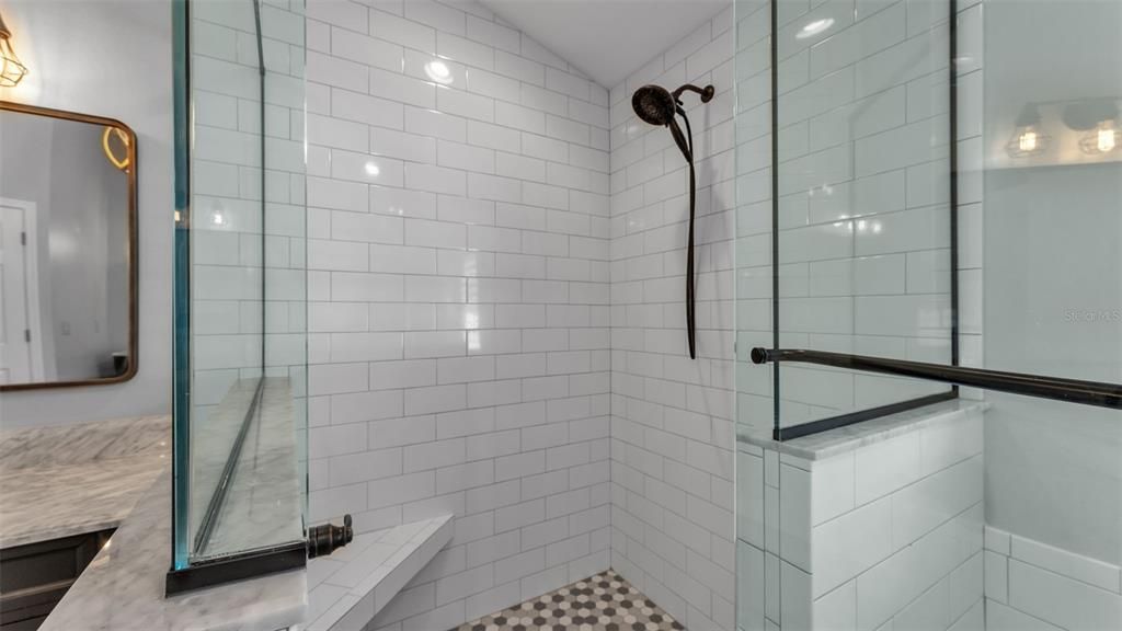 En Venta: $650,000 (4 camas, 2 baños, 2309 Pies cuadrados)