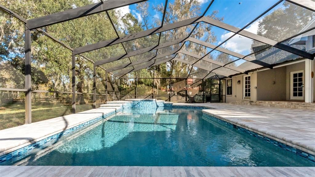 En Venta: $650,000 (4 camas, 2 baños, 2309 Pies cuadrados)