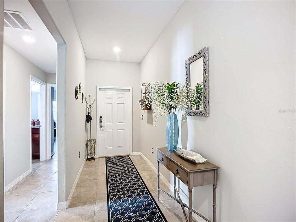 待售: $358,000 (4 贝兹, 2 浴室, 1918 平方英尺)