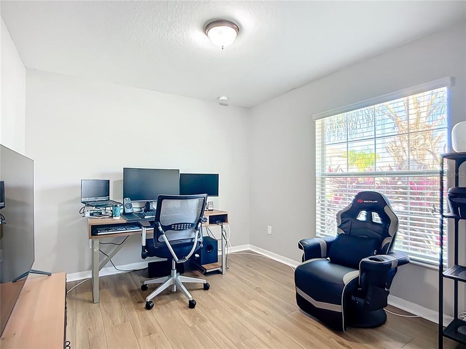 待售: $358,000 (4 贝兹, 2 浴室, 1918 平方英尺)