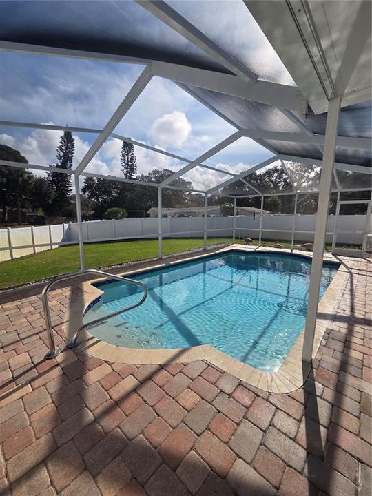 For Sale: $370,000 (2 beds, 2 baths, 1060 Square Feet)