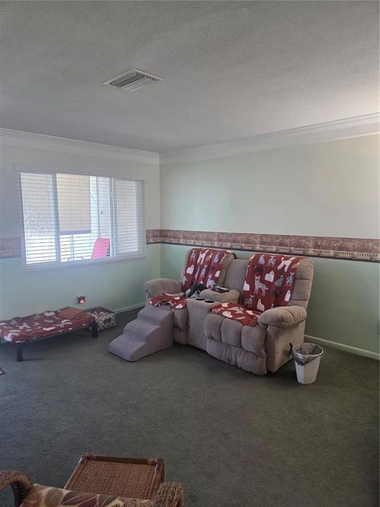 For Sale: $370,000 (2 beds, 2 baths, 1060 Square Feet)