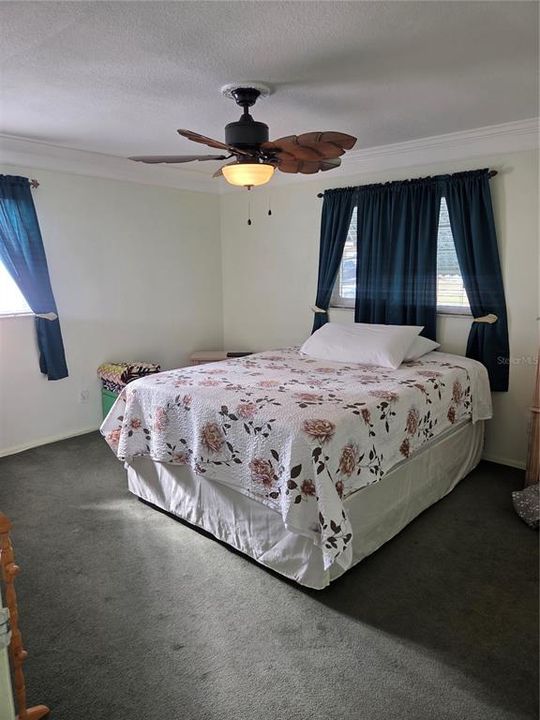 For Sale: $370,000 (2 beds, 2 baths, 1060 Square Feet)