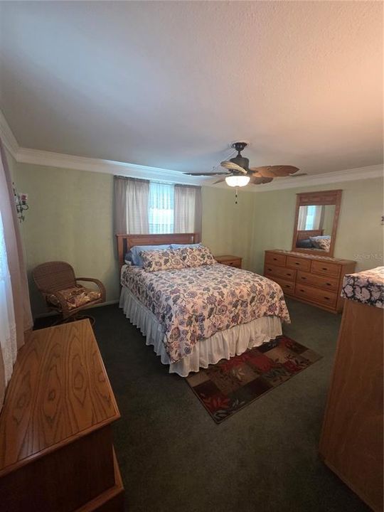 For Sale: $370,000 (2 beds, 2 baths, 1060 Square Feet)