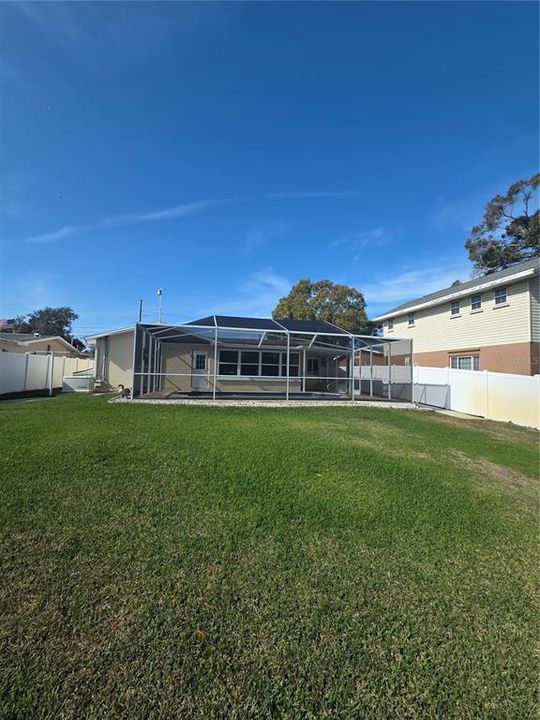 For Sale: $370,000 (2 beds, 2 baths, 1060 Square Feet)