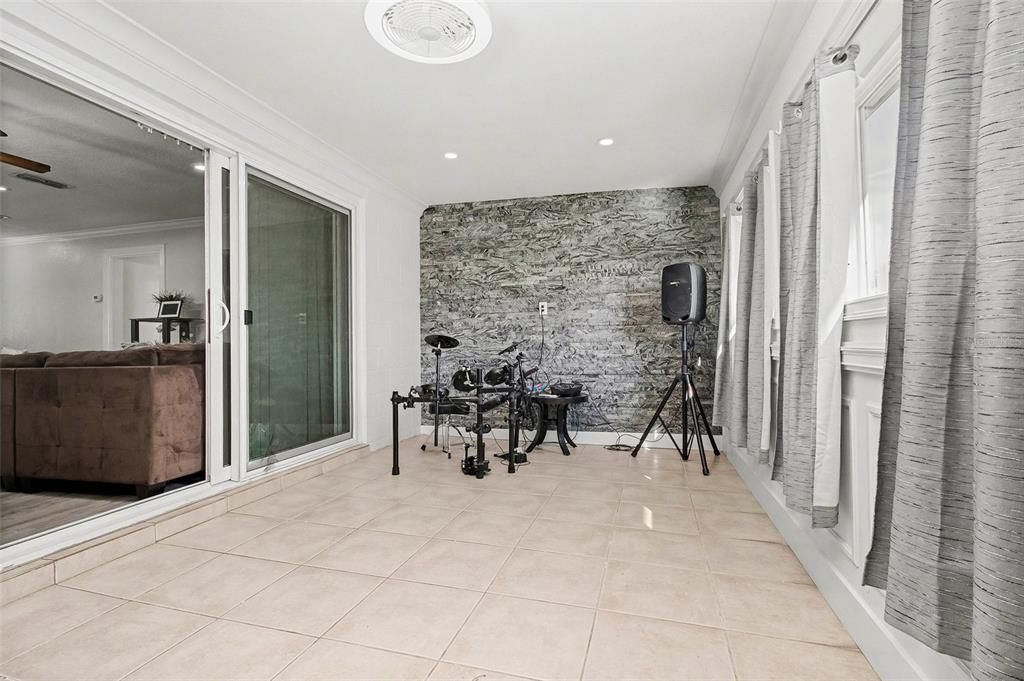 En Venta: $350,000 (3 camas, 2 baños, 1431 Pies cuadrados)