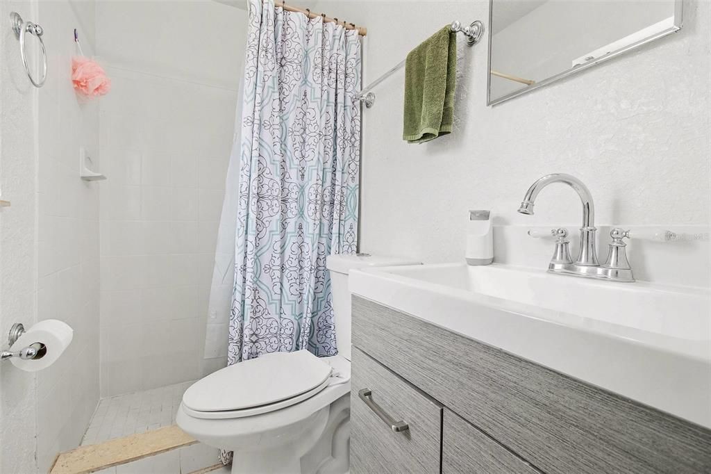 En Venta: $350,000 (3 camas, 2 baños, 1431 Pies cuadrados)