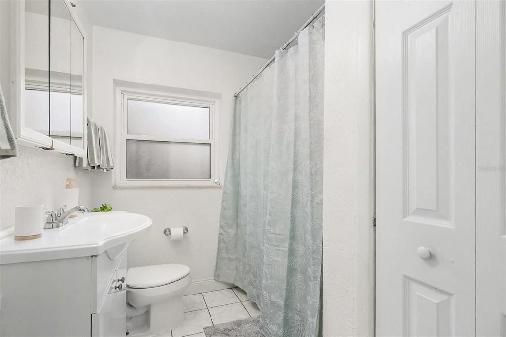 En Venta: $350,000 (3 camas, 2 baños, 1431 Pies cuadrados)