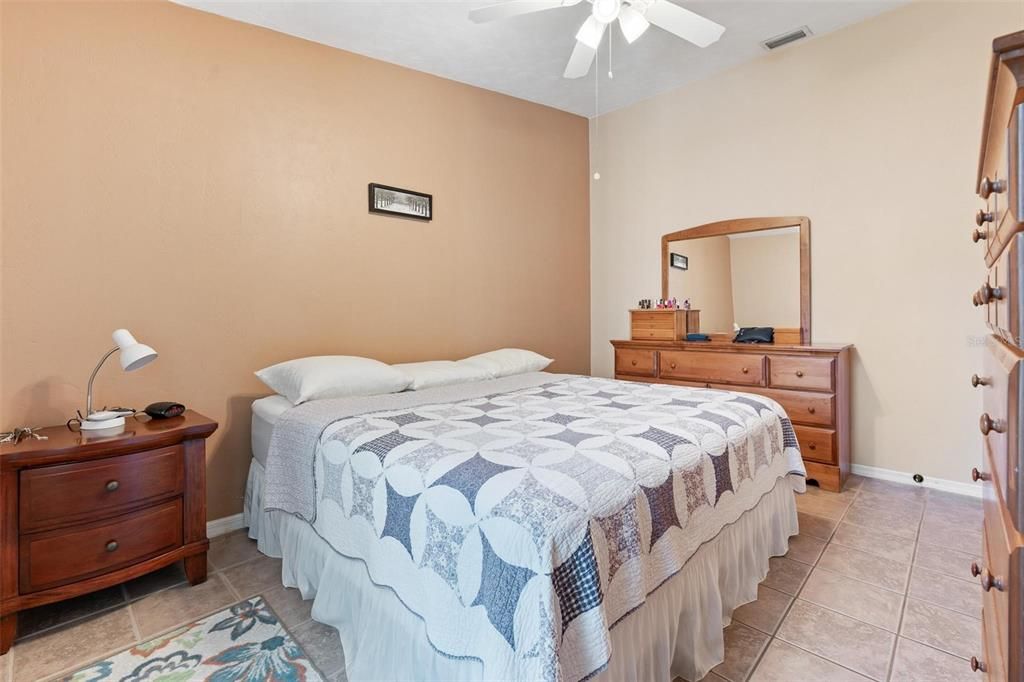 На продажу: $355,000 (3 спален, 2 ванн, 1278 Квадратных фут)