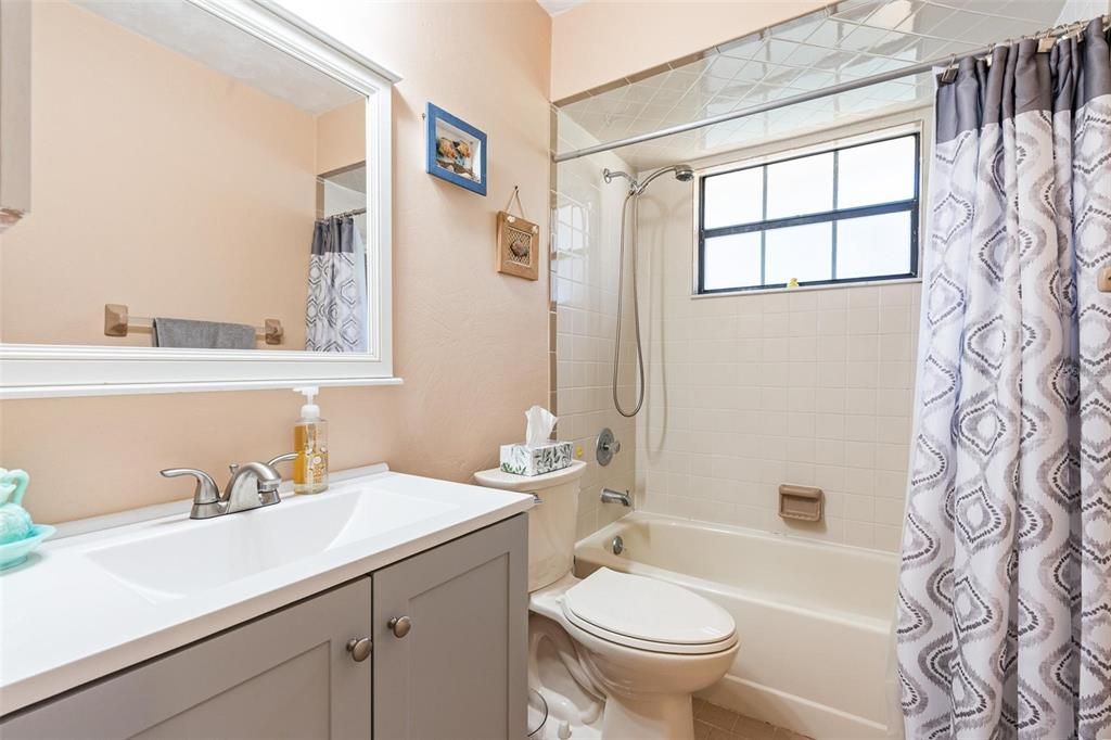 На продажу: $355,000 (3 спален, 2 ванн, 1278 Квадратных фут)