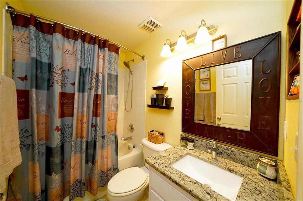 En Venta: $299,900 (4 camas, 2 baños, 1742 Pies cuadrados)