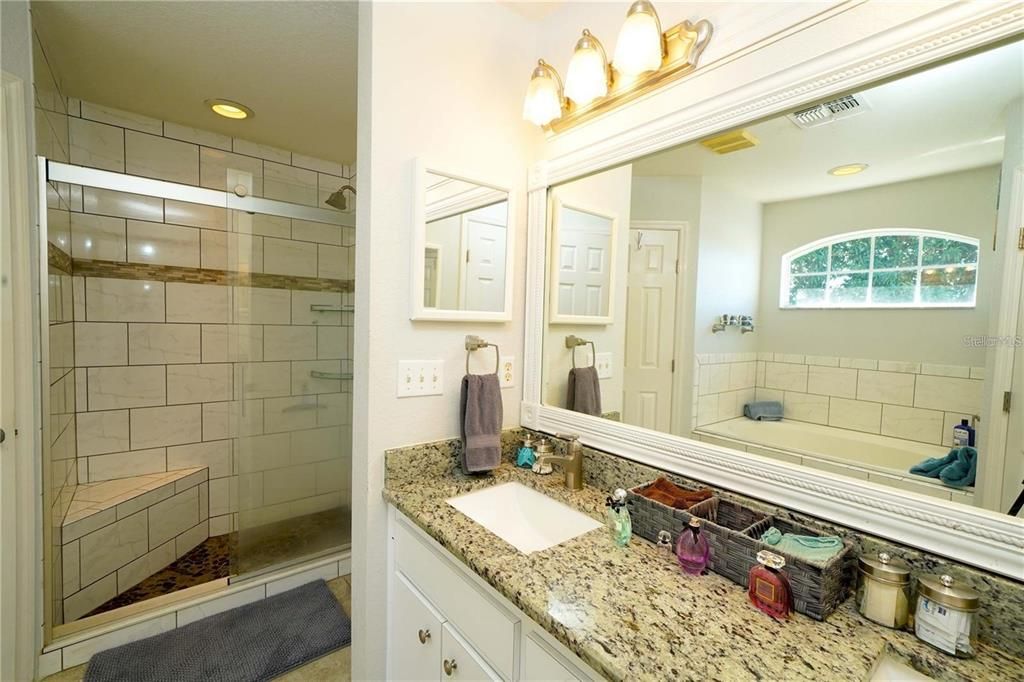 En Venta: $299,900 (4 camas, 2 baños, 1742 Pies cuadrados)