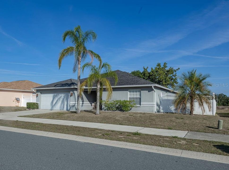 En Venta: $299,900 (4 camas, 2 baños, 1742 Pies cuadrados)