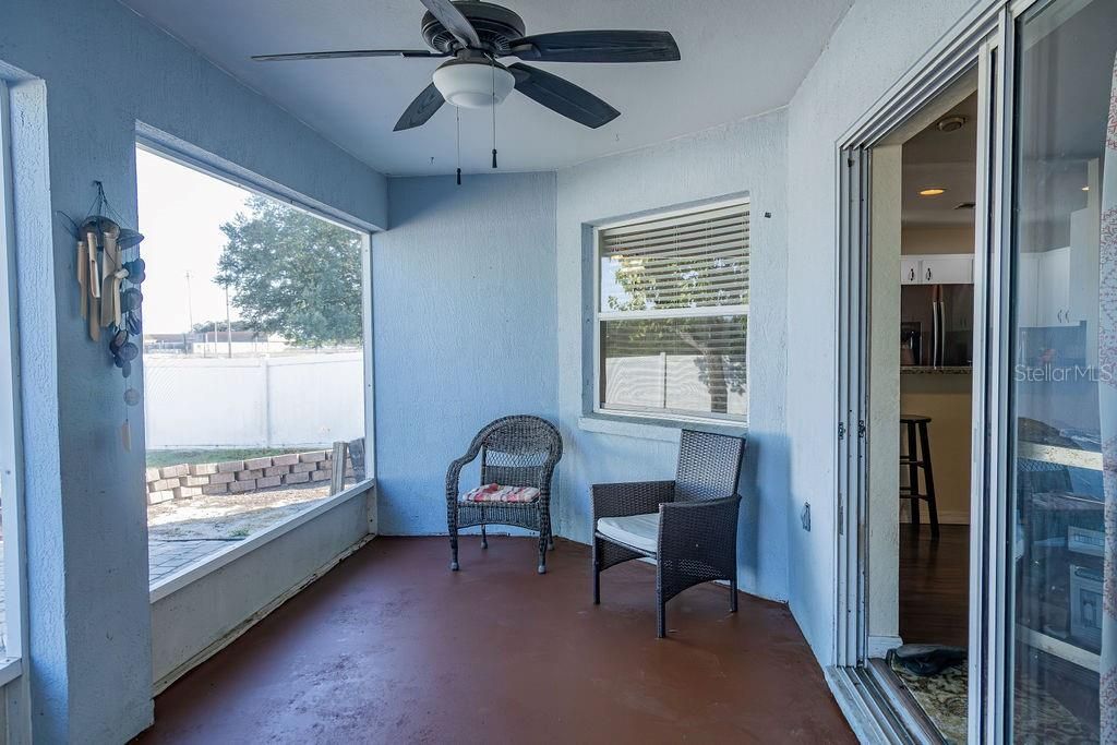 En Venta: $299,900 (4 camas, 2 baños, 1742 Pies cuadrados)