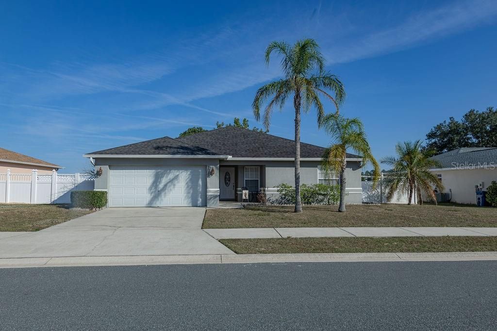 En Venta: $299,900 (4 camas, 2 baños, 1742 Pies cuadrados)