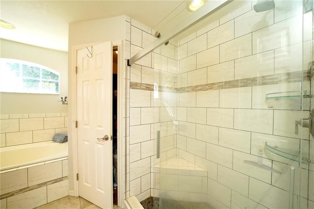 En Venta: $299,900 (4 camas, 2 baños, 1742 Pies cuadrados)