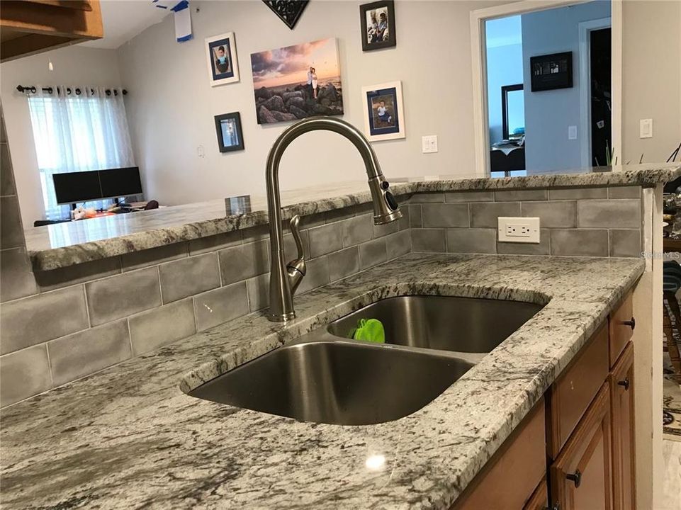 待售: $269,000 (2 贝兹, 2 浴室, 1133 平方英尺)