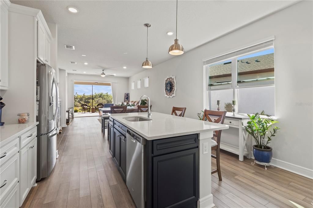 На продажу: $432,000 (2 спален, 2 ванн, 1648 Квадратных фут)