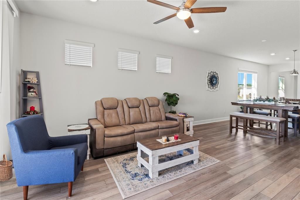 На продажу: $432,000 (2 спален, 2 ванн, 1648 Квадратных фут)