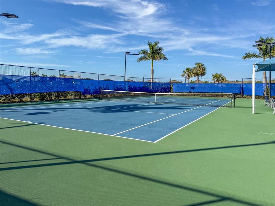 На продажу: $432,000 (2 спален, 2 ванн, 1648 Квадратных фут)