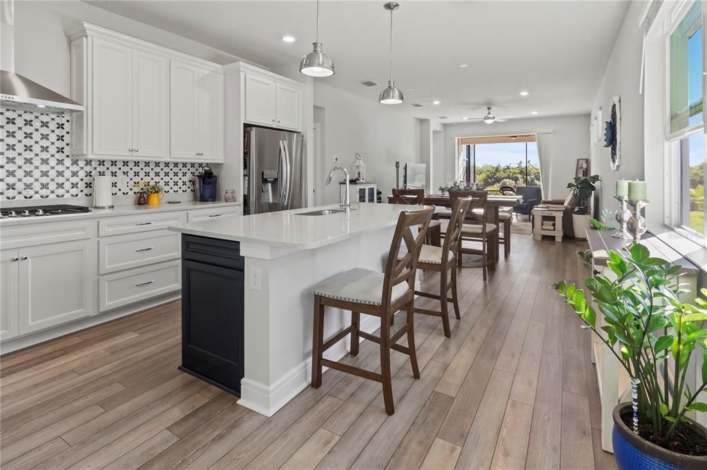 На продажу: $432,000 (2 спален, 2 ванн, 1648 Квадратных фут)