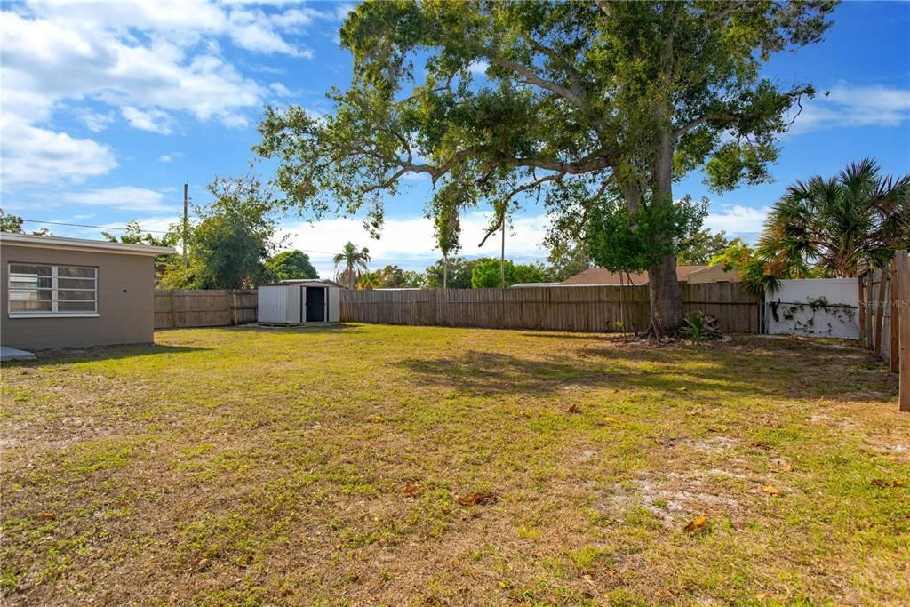 待售: $345,000 (4 贝兹, 2 浴室, 1600 平方英尺)