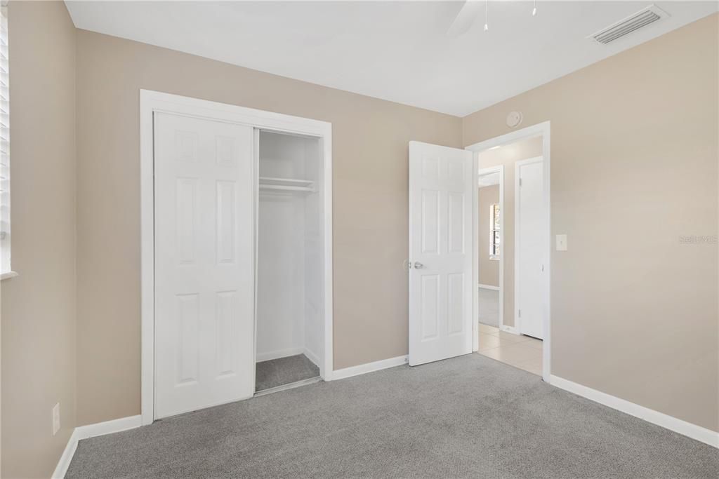 待售: $345,000 (4 贝兹, 2 浴室, 1600 平方英尺)