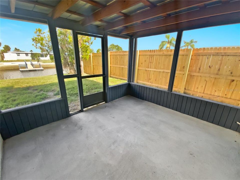 待售: $320,000 (2 贝兹, 1 浴室, 864 平方英尺)