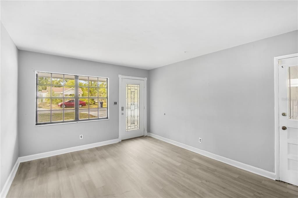 For Rent: $2,175 (3 beds, 1 baths, 1170 Square Feet)