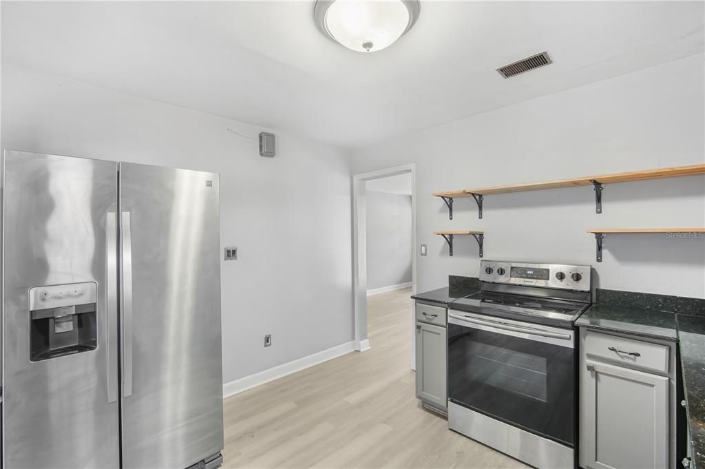 For Rent: $2,175 (3 beds, 1 baths, 1170 Square Feet)