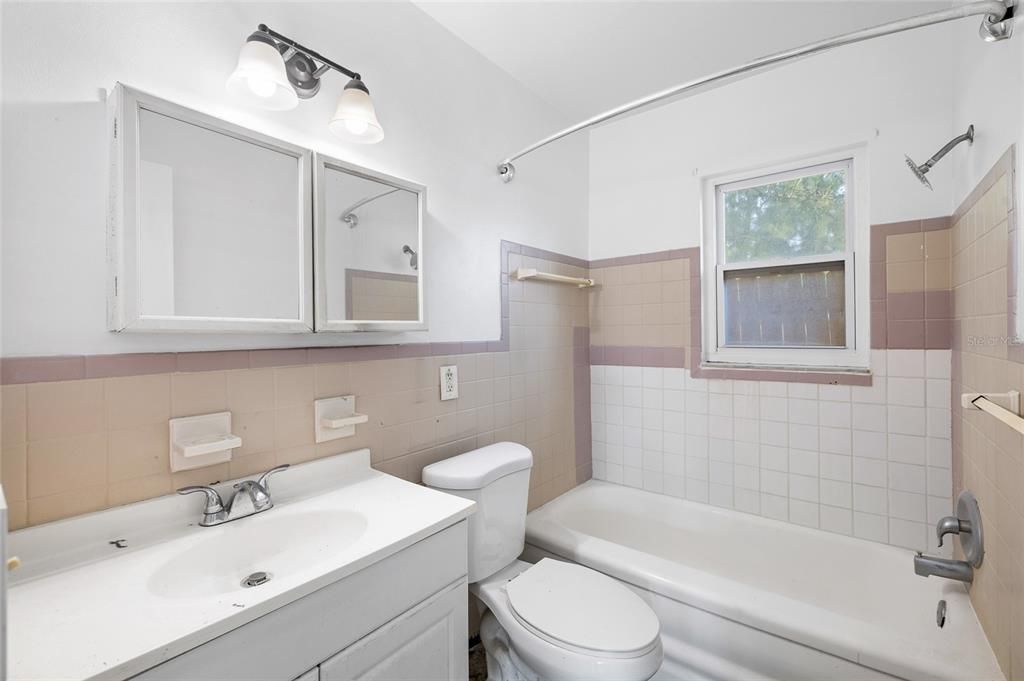 En Venta: $240,000 (2 camas, 1 baños, 816 Pies cuadrados)